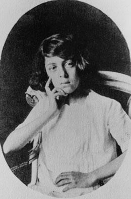 Rita Levi-Montalcini as a child. Or maybe her twin sister, Paola. Rita Levi-Montalcini as a child. Or maybe her twin sister, Paola.